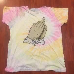 Unif Praying Hard tee